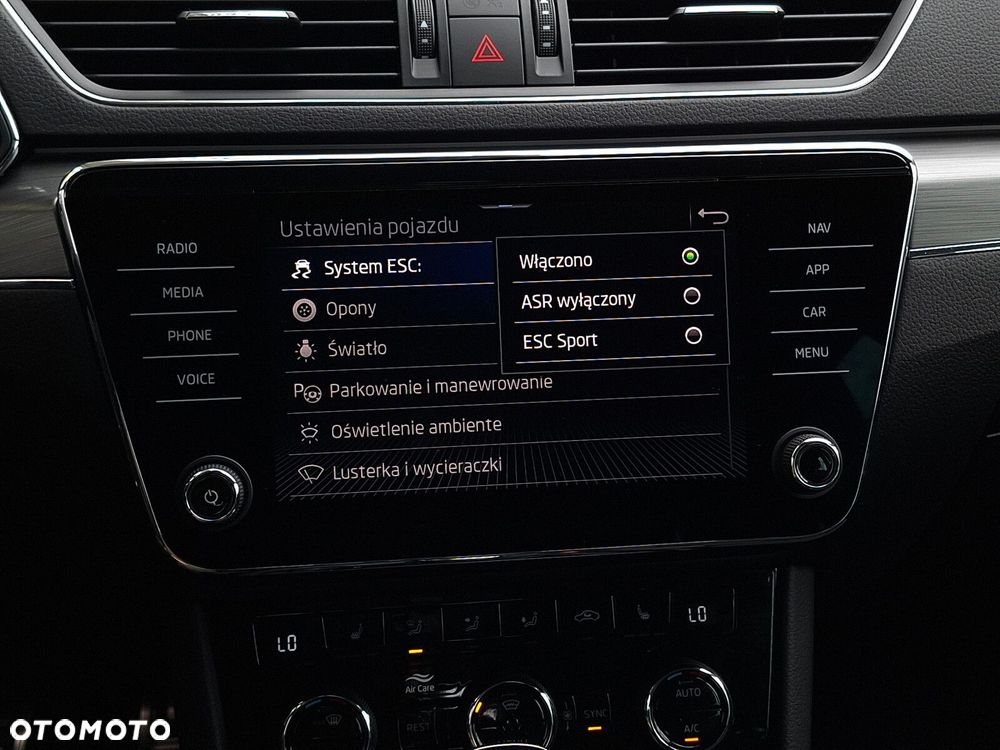 Skoda Superb 2.0 TDI SCR 4x4 Scout DSG - 27