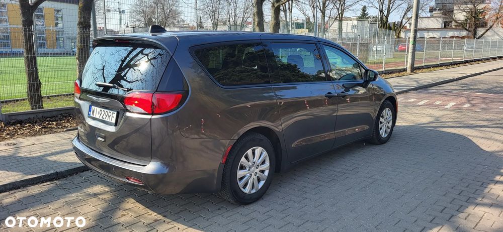 Chrysler Pacifica - 4