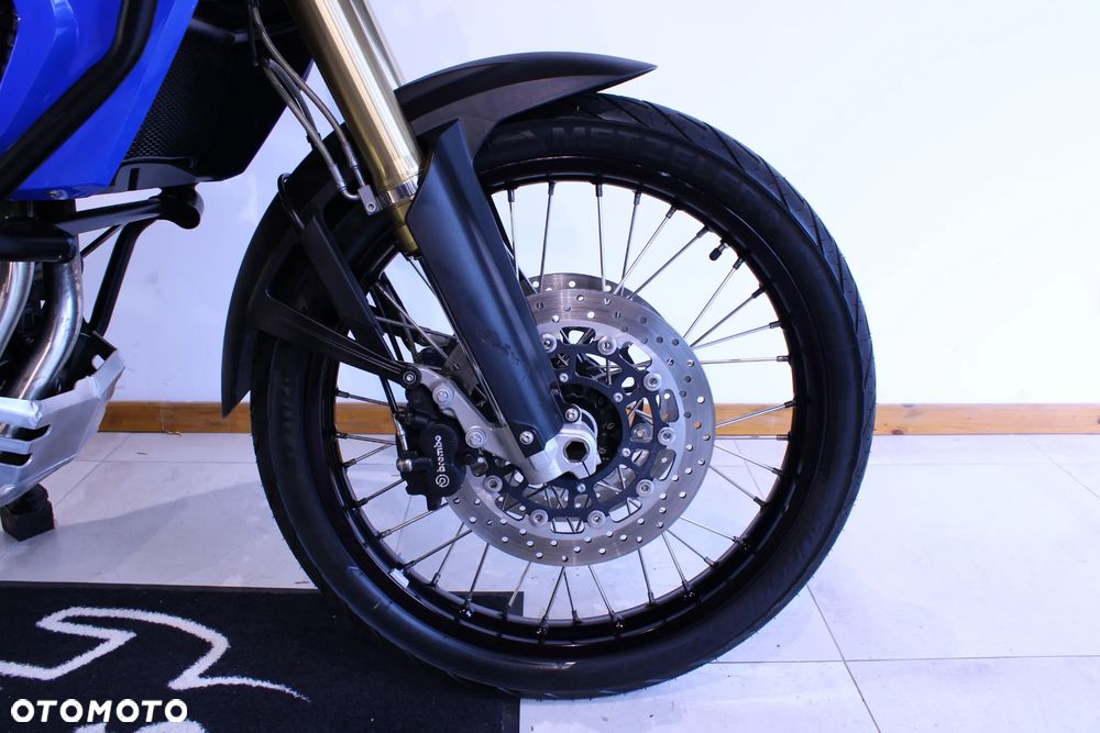 BMW F - 26