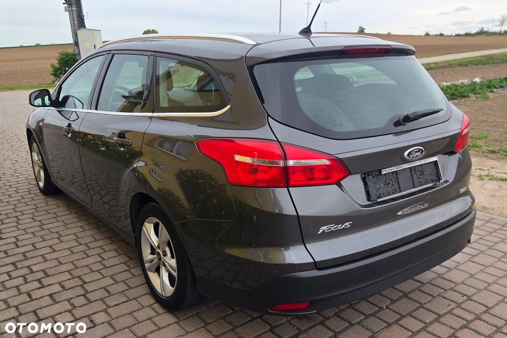 Ford Focus 1.0 EcoBoost Titanium - 4