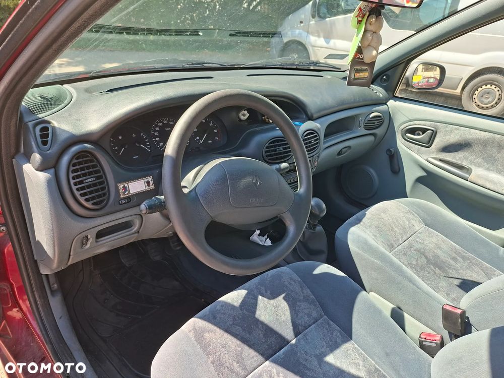 Renault Megane 1.4 RL - 8