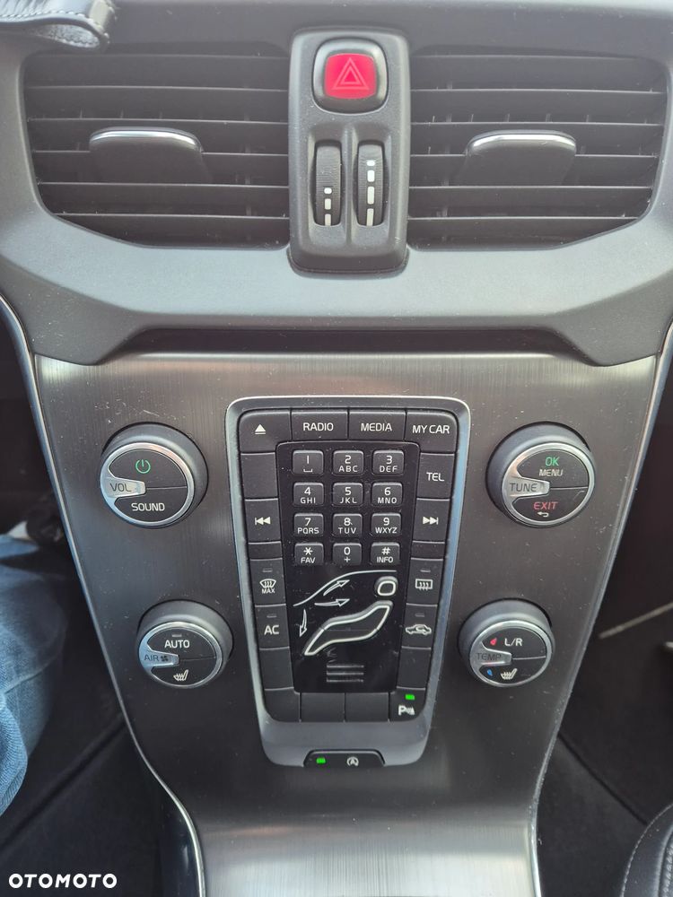 Volvo V40 T3 Kinetic - 13