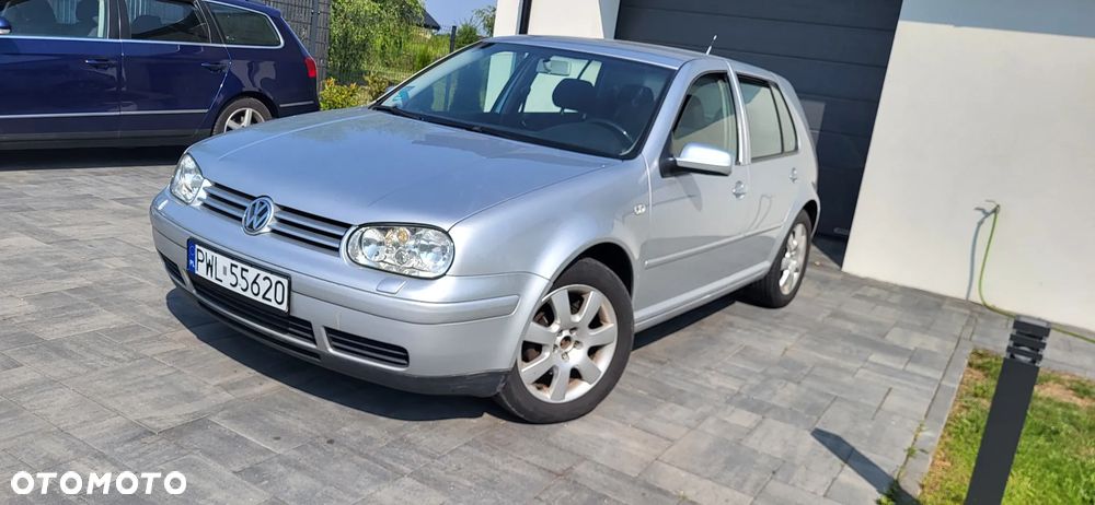 Volkswagen Golf - 1