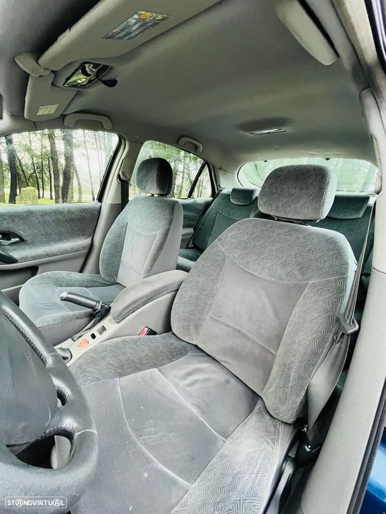 Renault Laguna 1.6 Expression - 11