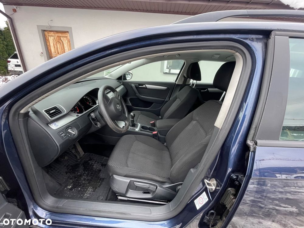 Volkswagen Passat 1.6 TDI Comfortline - 6