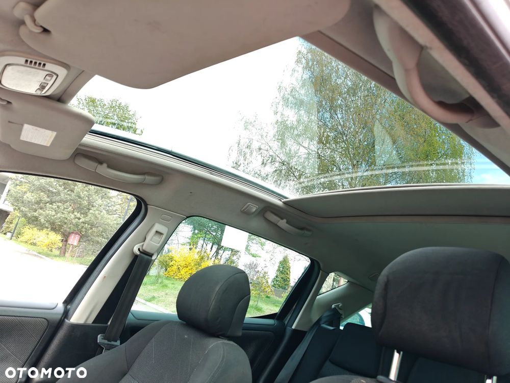 Peugeot 207 110 HDi FAP (Blue Lion) Sport - 8