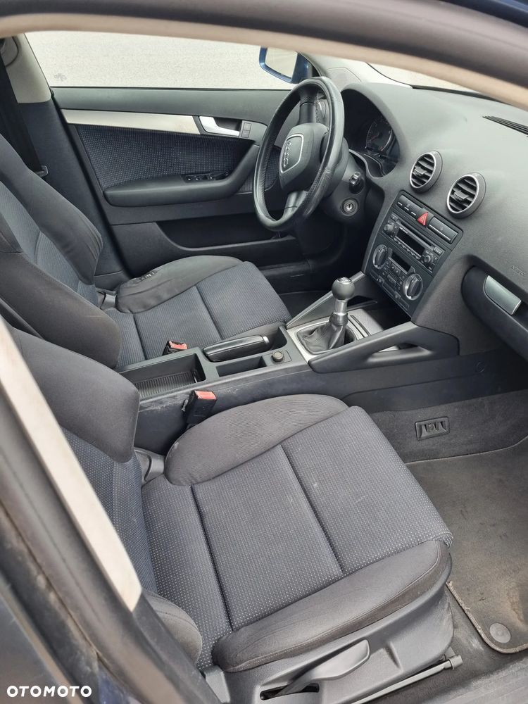 Audi A3 Sportback 1.6 FSI Ambiente - 14