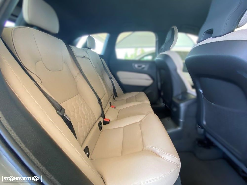 Volvo XC 60 2.0 T6 PHEV Core AWD - 15