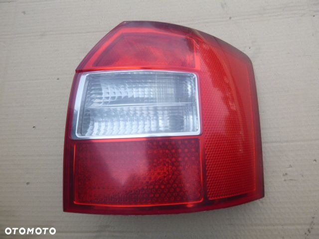 LAMPA PRAWY TYŁ PRAWA TYLNA AUDI A4 B6 KOMBI - 4