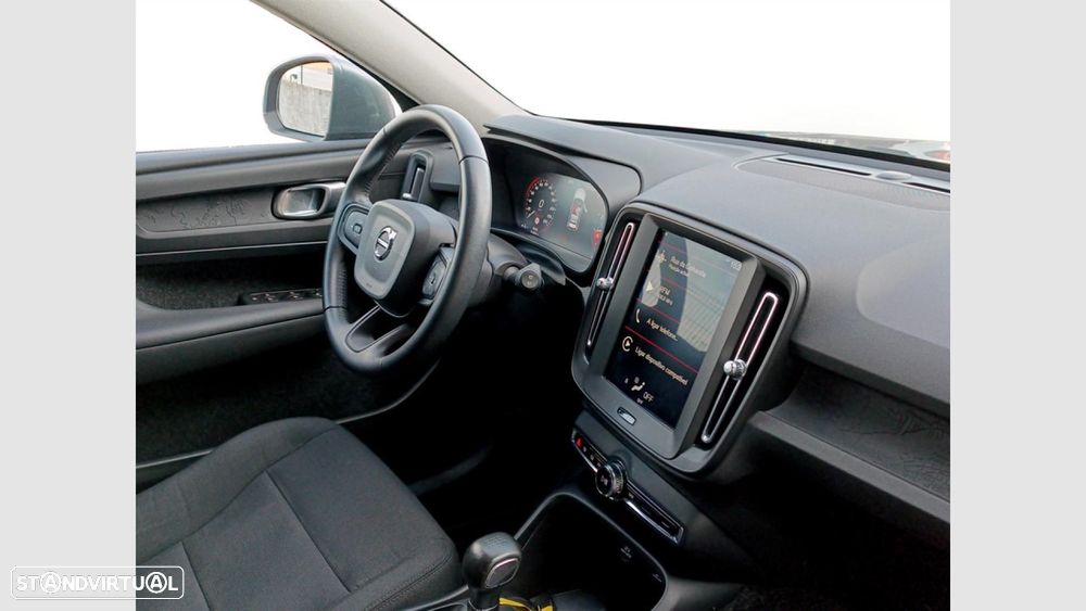 Volvo XC 40 1.5 T3 Momentum Tech Edition - 21