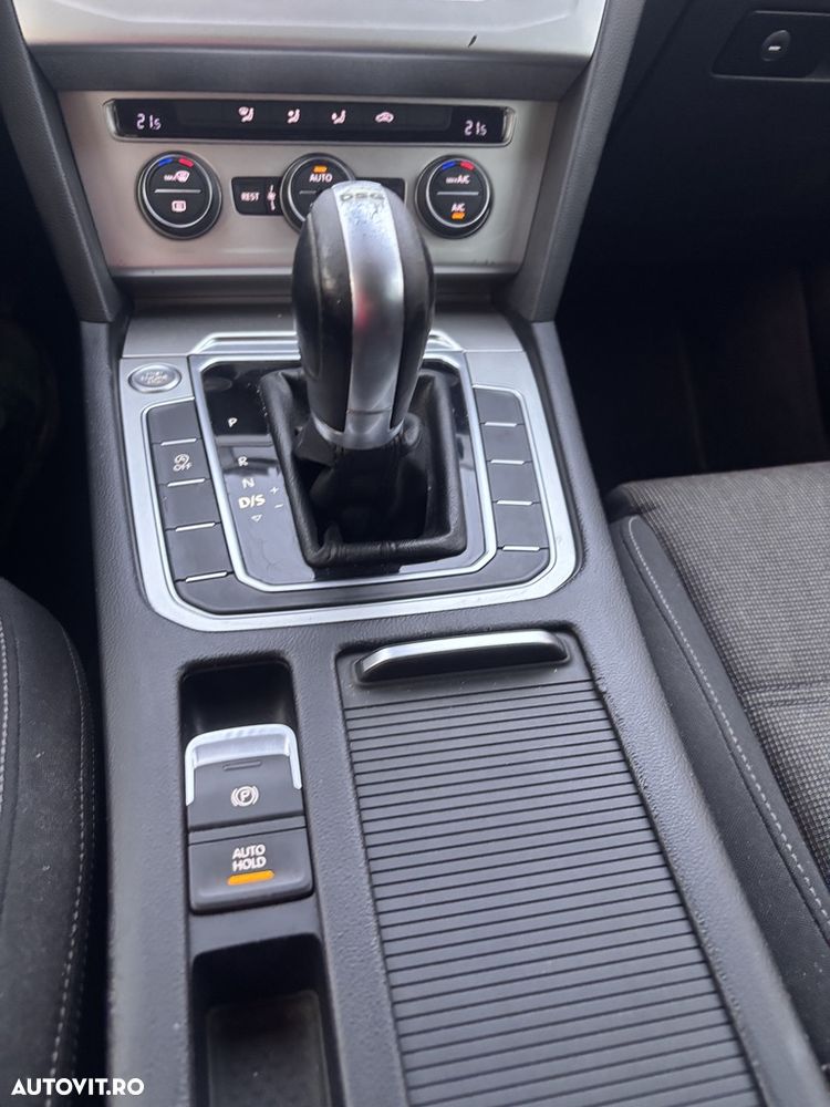 Volkswagen Passat - 16