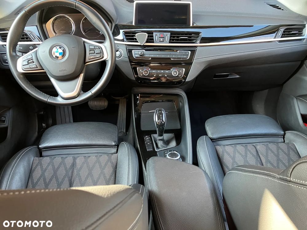 BMW X1 sDrive18i xLine - 11