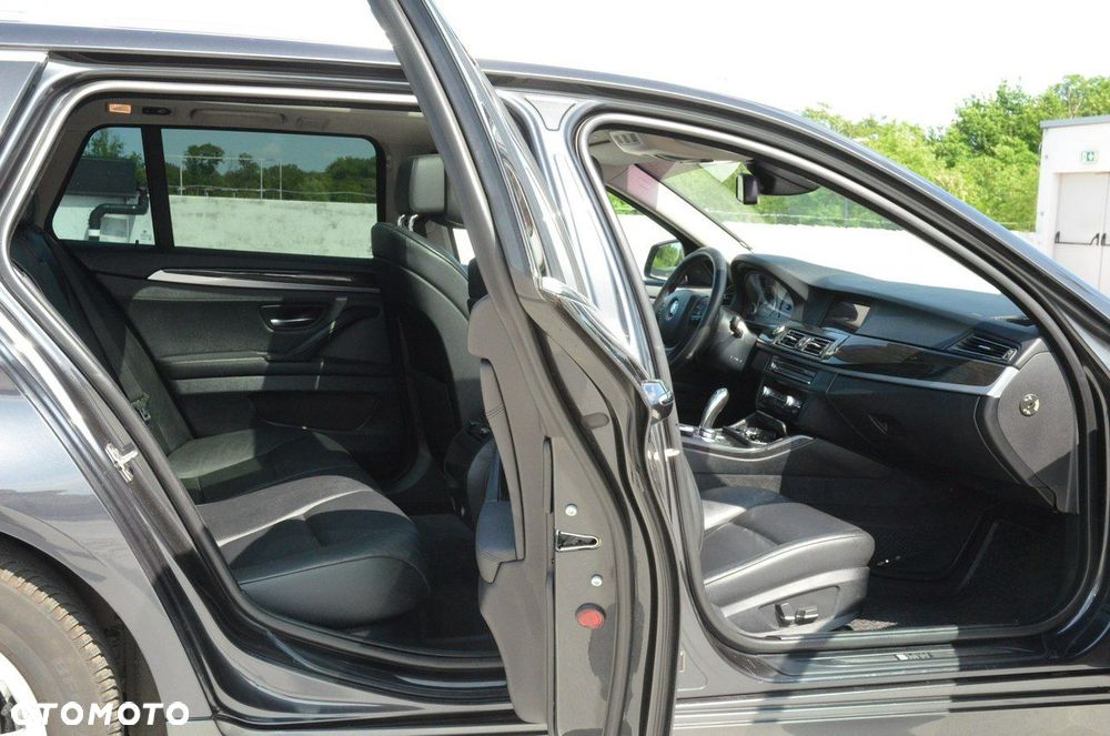 BMW Seria 5 520d Luxury Line - 29