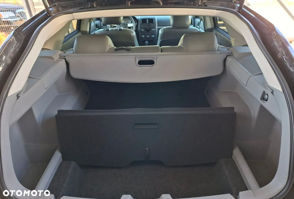 Dodge Magnum 2.7 V6 - 12