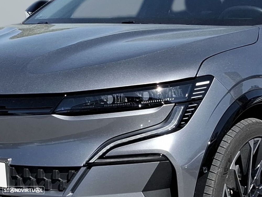 Renault Mégane E-Tech - 3
