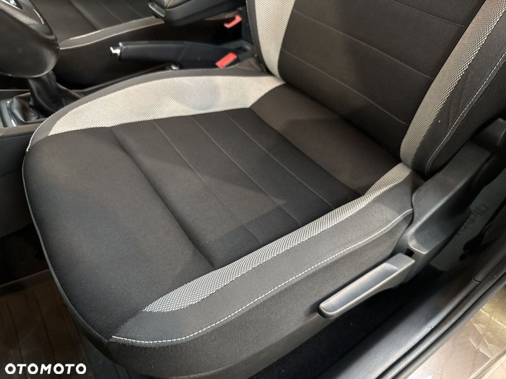 Skoda RAPID 1.0 TSI Ambition - 13