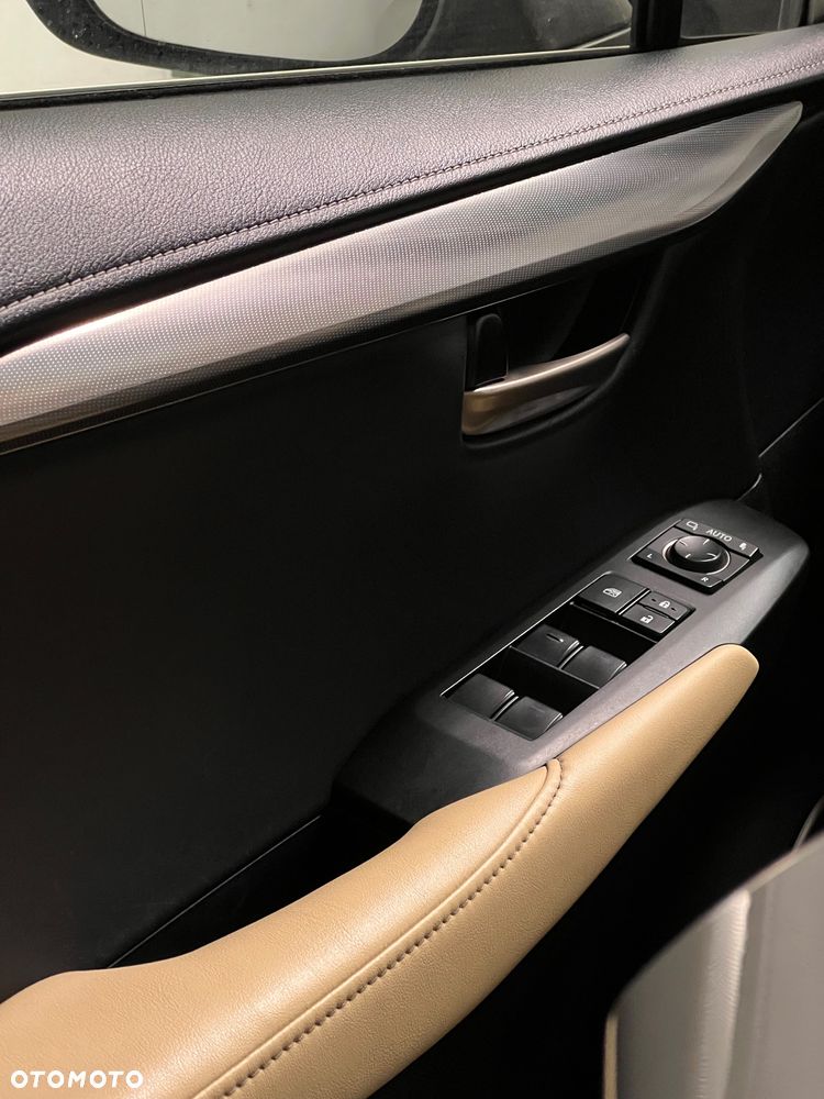 Lexus NX 300h Prestige AWD - 21