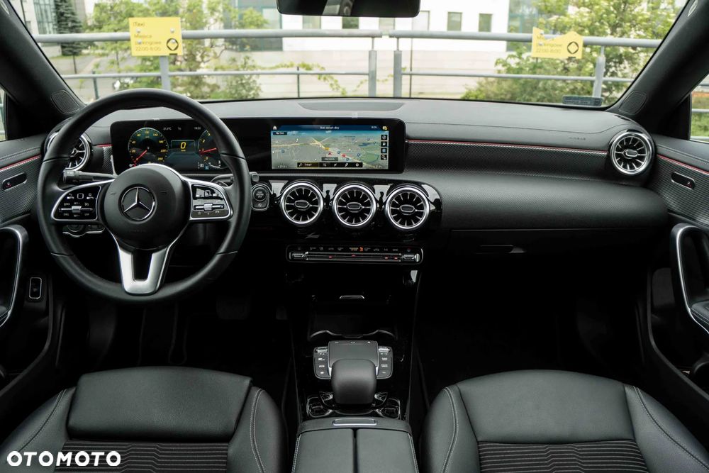 Mercedes-Benz CLA 180 Progressive 7G-DCT - 3