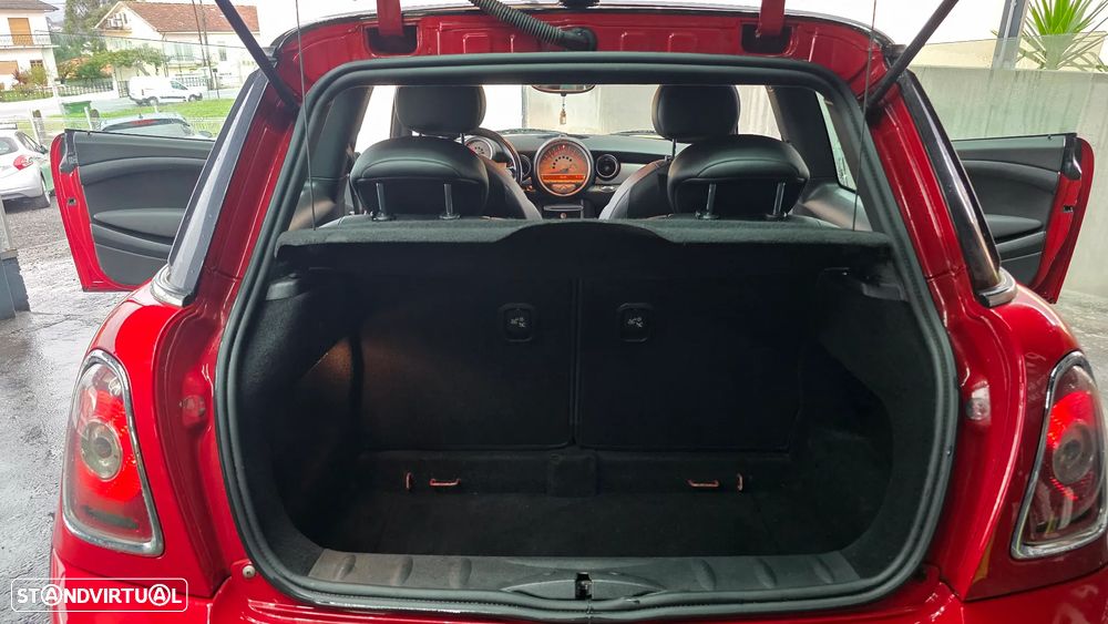 MINI 3 Portas Cooper D - 16