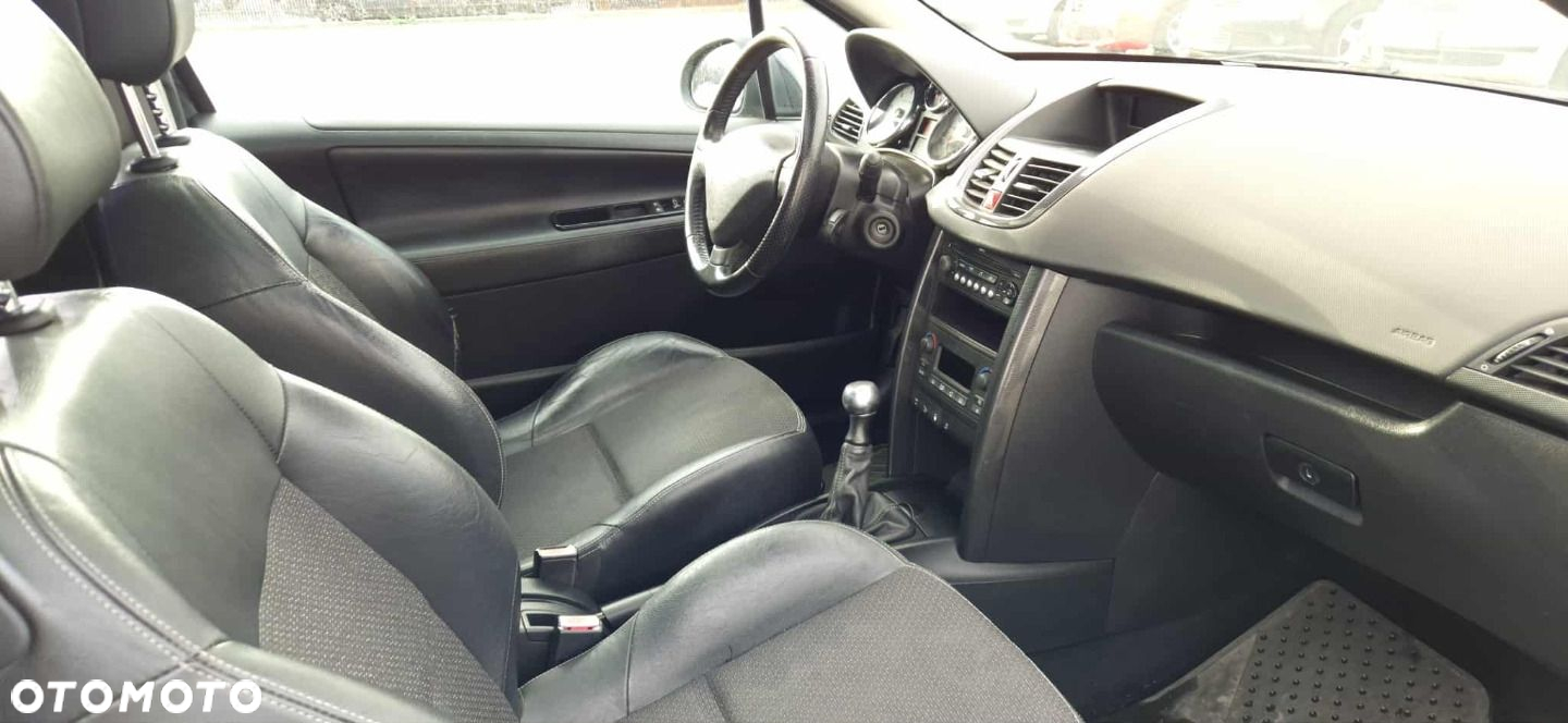 Peugeot 207 - 8