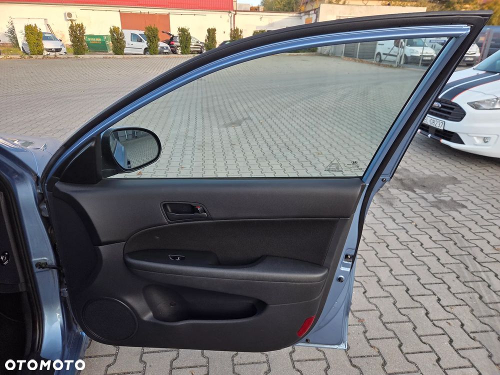 Hyundai i30 ver-1-4-edition-plus - 17