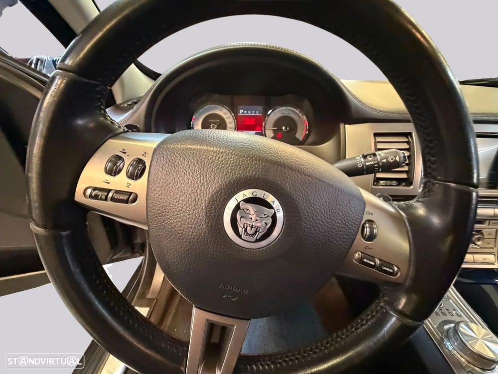 Jaguar XF - 17