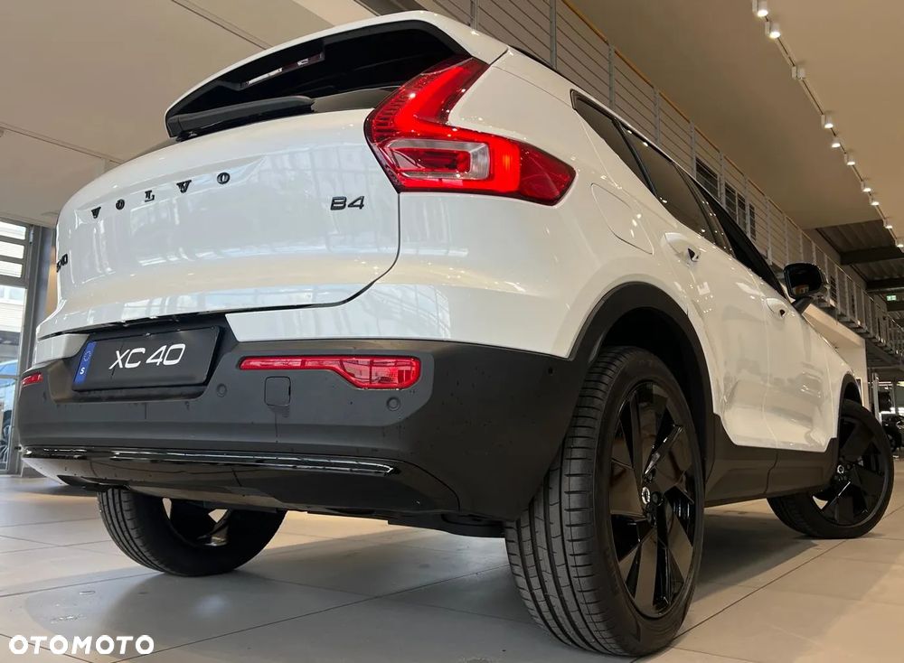 Volvo XC 40 B4 AWD Ultimate Dark - 3