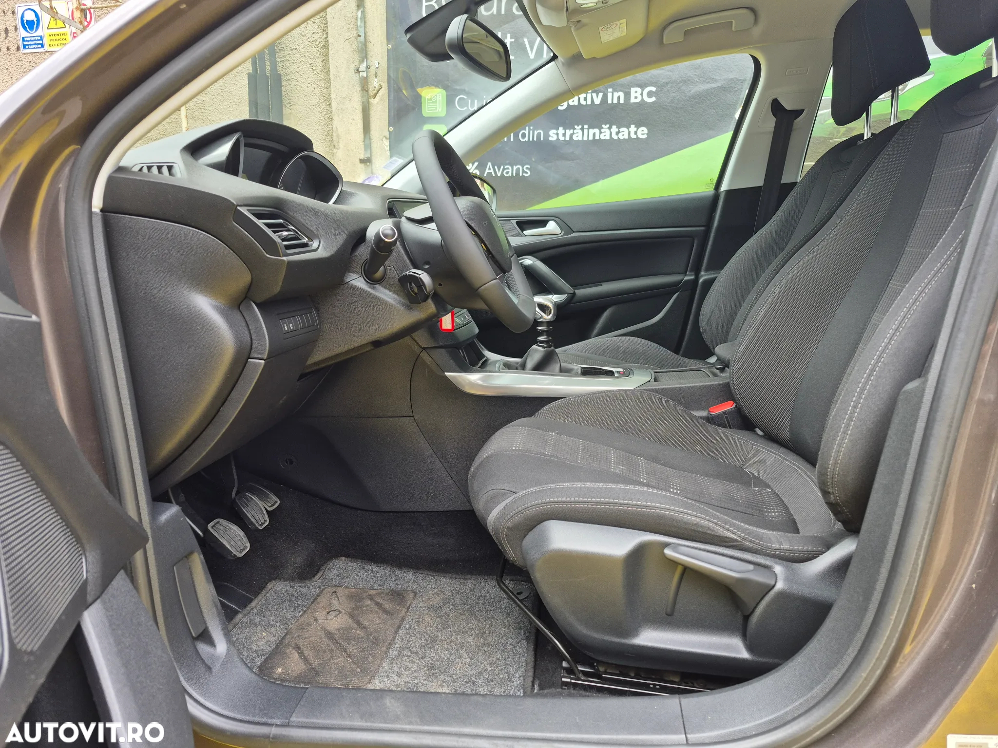 Peugeot 308 1.2 L PureTech Turbo Allure - 9