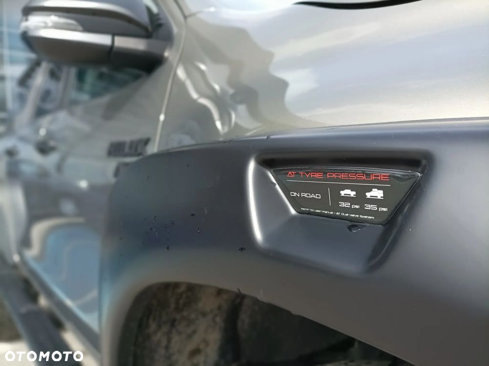 Toyota Hilux 2.8 D-4D mHEV Double Cab Invincible 4x4 - 23