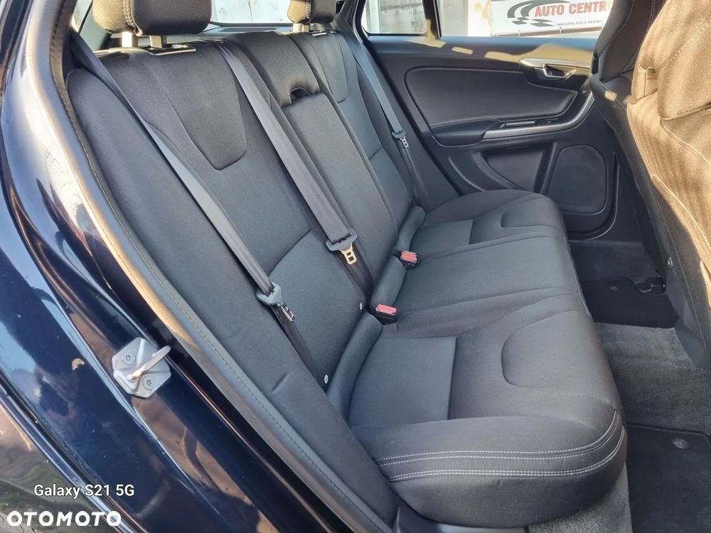 Volvo V60 D2 Momentum - 14