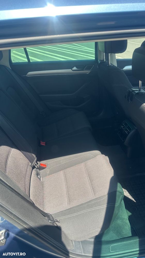 Volkswagen Passat 2.0 TDI DSG Comfortline - 10