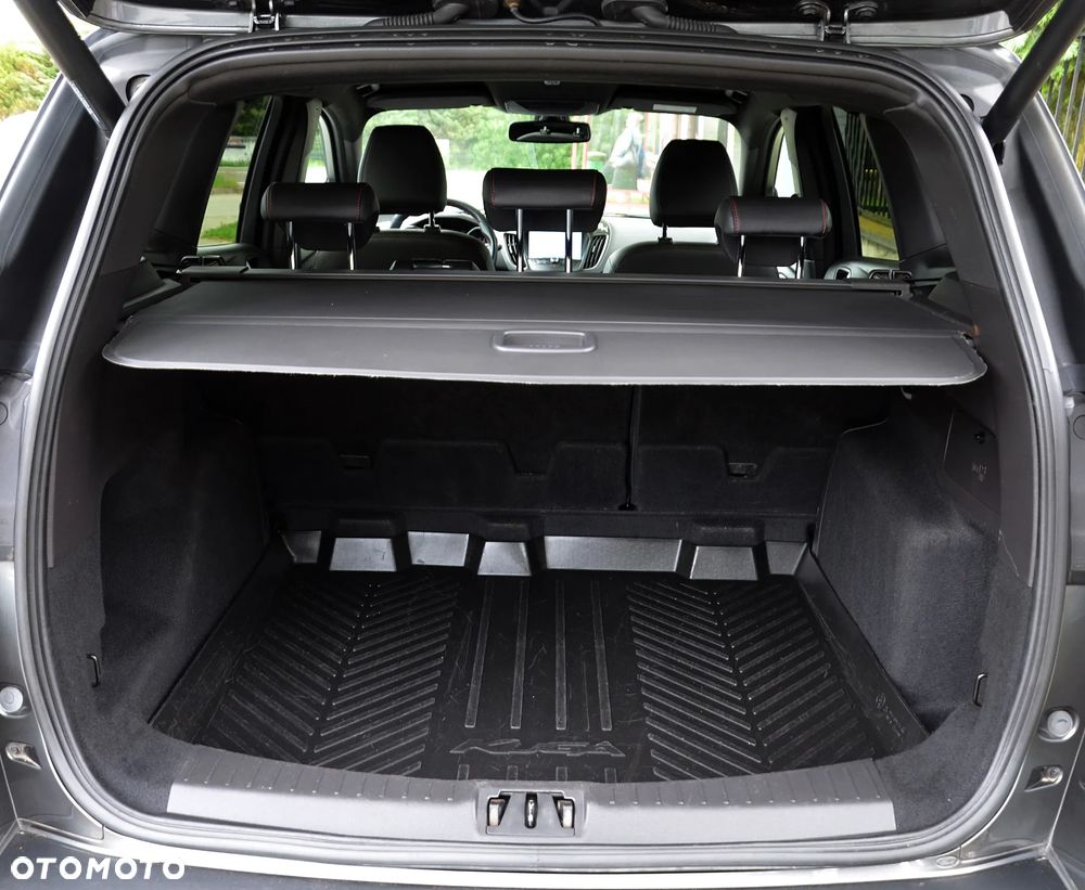 Ford Kuga 2.0 TDCi 2x4 ST-Line - 11