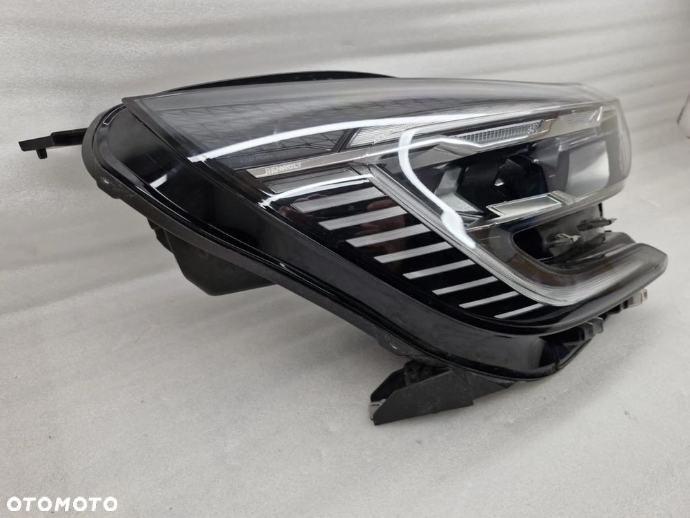 RENAULT CAPTUR II FULL LED LAMPA PRAWA PRZÓD 260104525R - 4