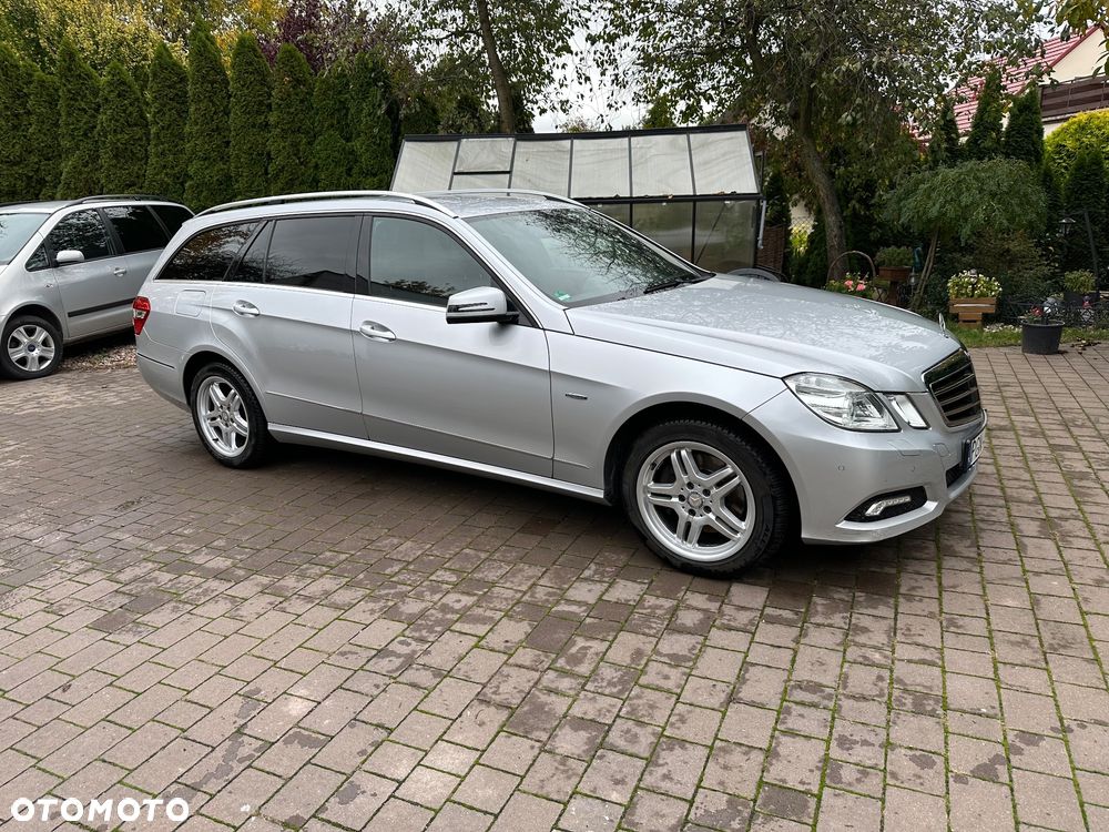 Mercedes-Benz Klasa E 250 CGI BlueEffICIENCY Avantgarde - 2