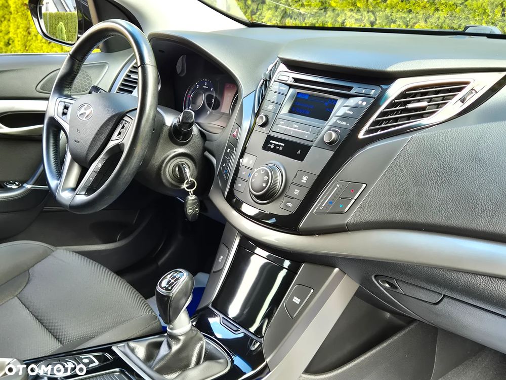 Hyundai i40 Kombi blue 1.7 CRDi Trend - 40