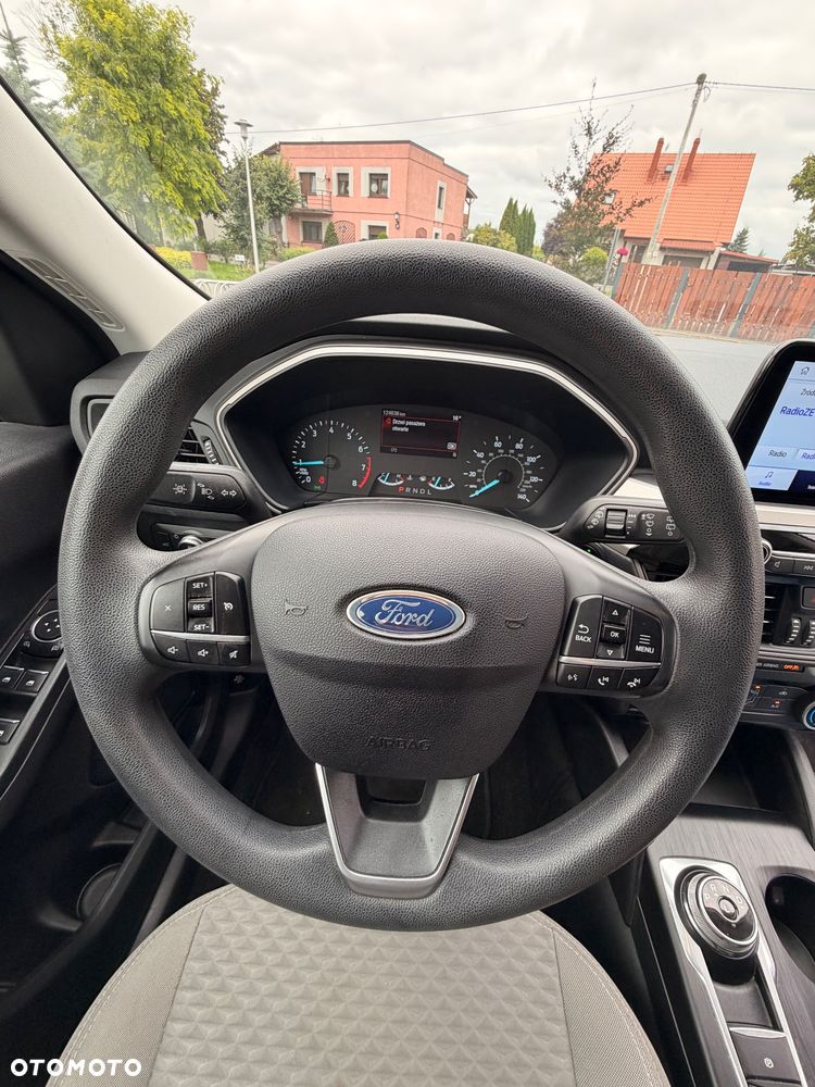 Ford Kuga - 10
