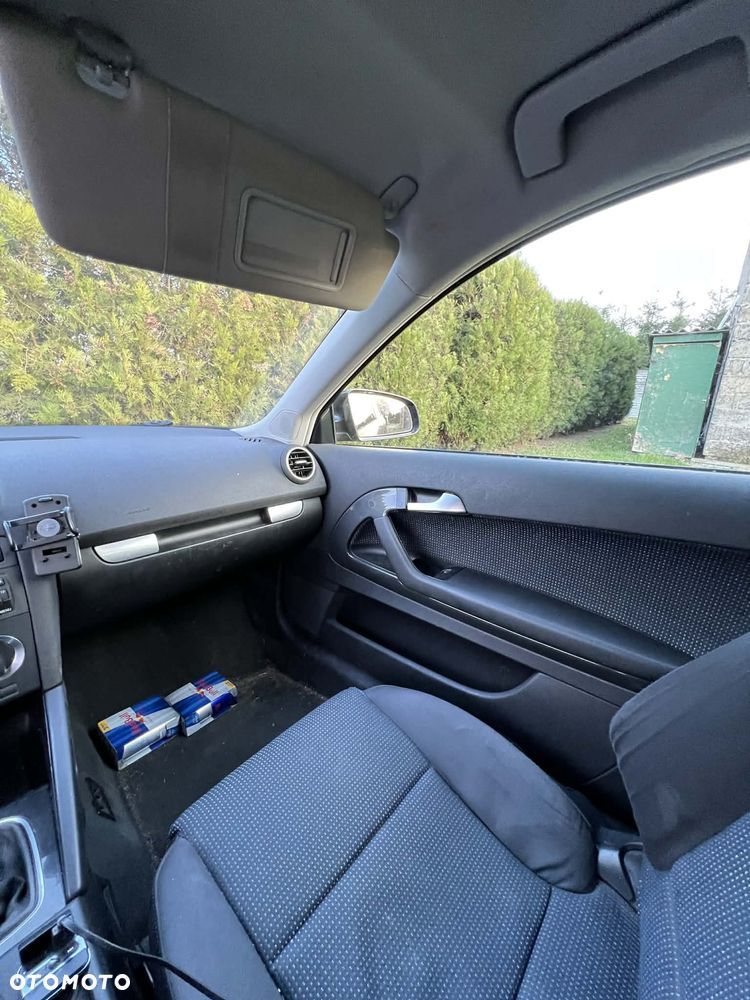 Audi A3 3-drzwiowe 1.6 Ambiente - 10