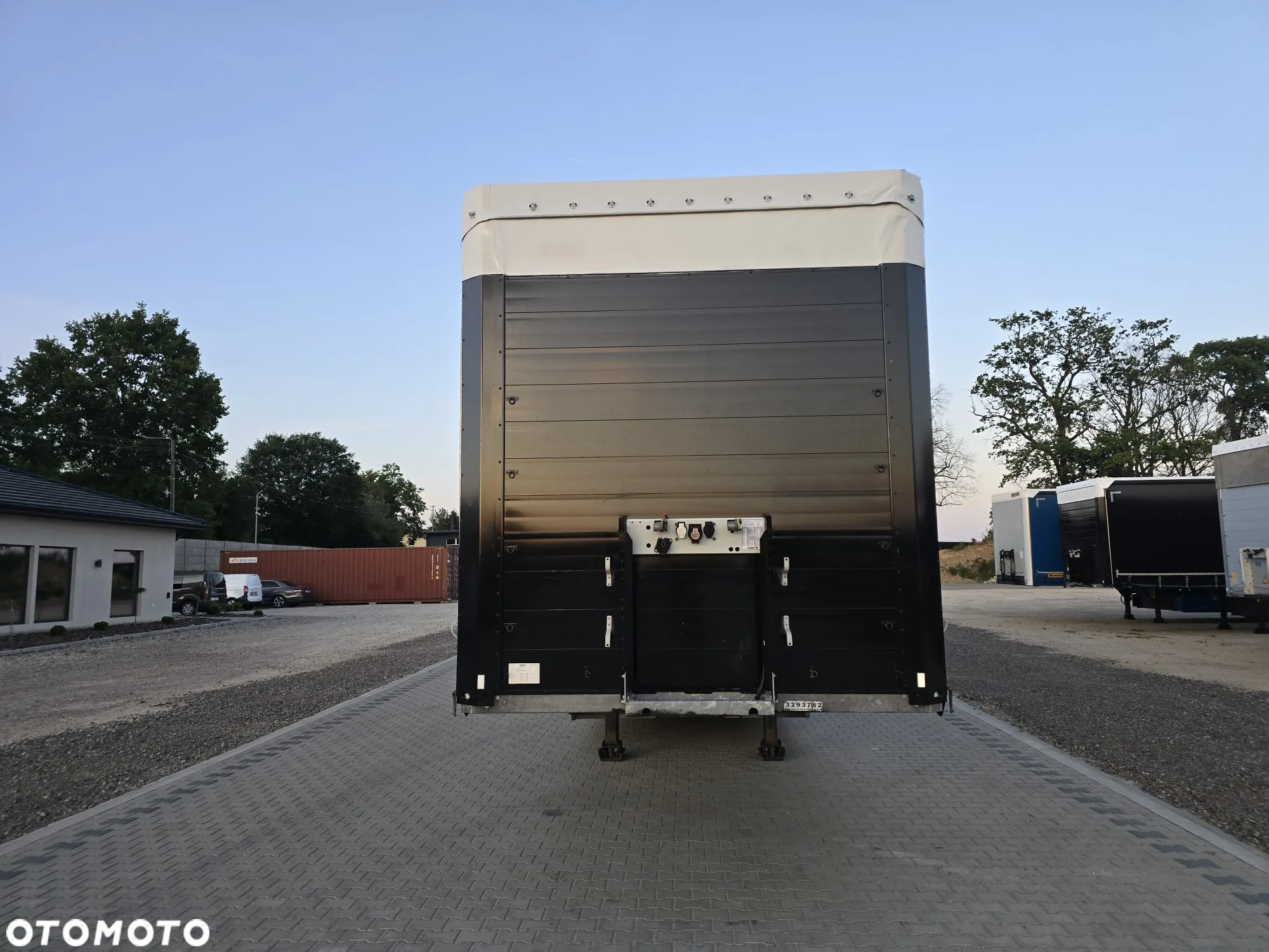 Schmitz Cargobull FIRANKA / MULTI LOCK / XL / OS PODNOSZONA / PALECIARA - 2