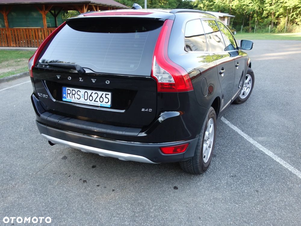 Volvo XC 60 2.4D Momentum - 8