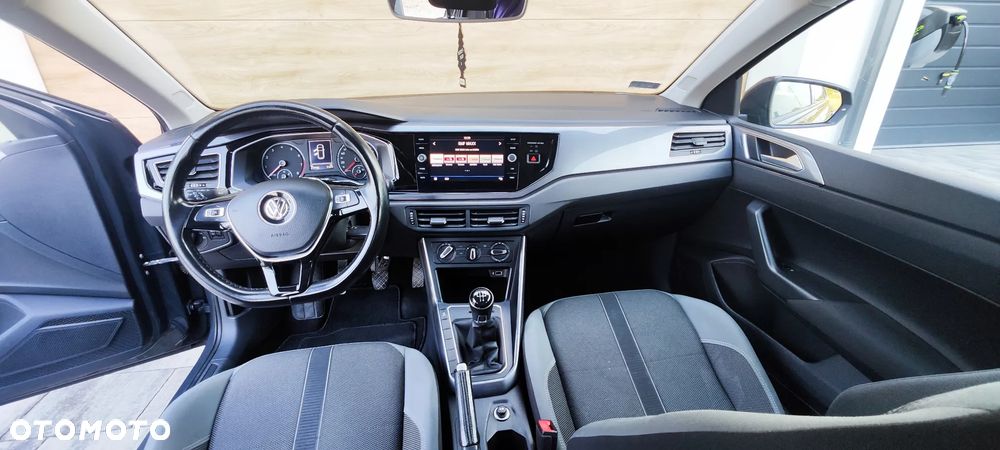 Volkswagen Polo 1.0 TSI Highline - 2