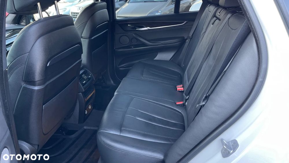 BMW X5 xDrive25d - 27