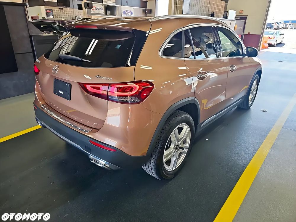 Mercedes-Benz GLA 250 4-Matic AMG Line - 2