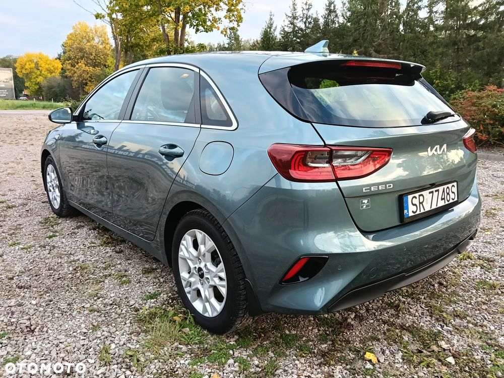 Kia Ceed - 11