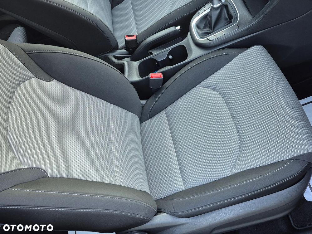Hyundai i30 1.4 Family - 10
