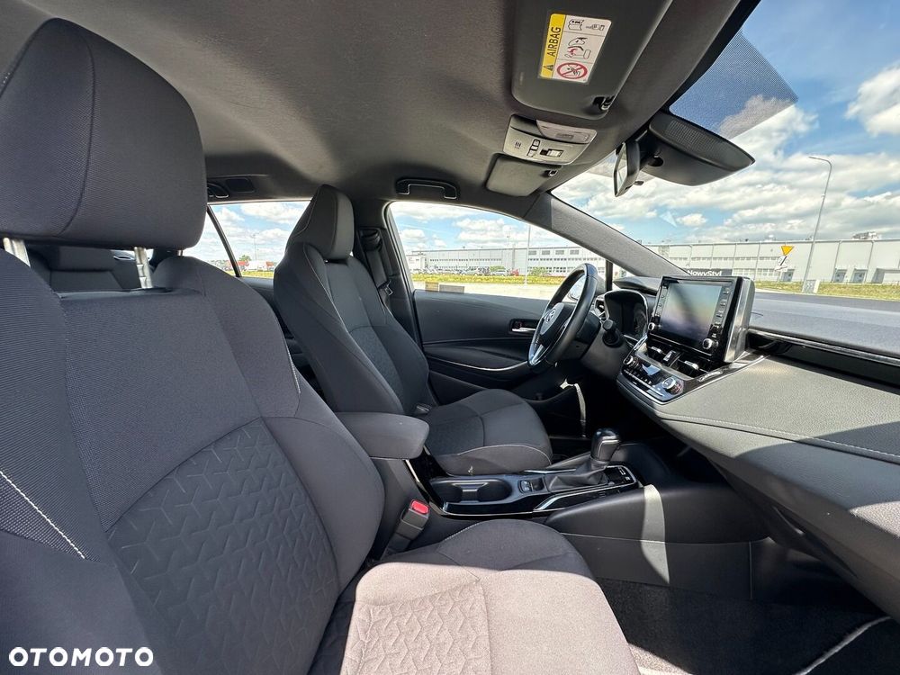 Toyota Corolla 1.8 Hybrid Comfort - 17