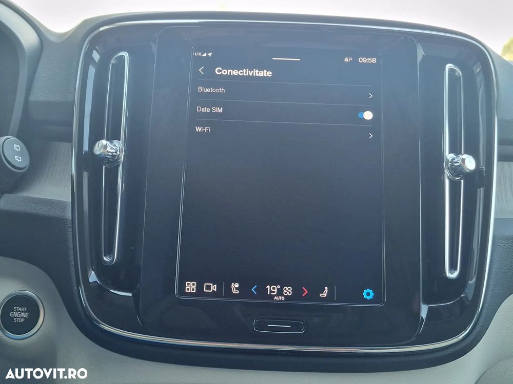 Volvo XC 40 B4 AT FWD MHEV Ultimate Dark - 23