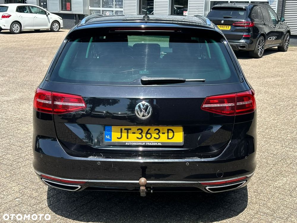 Volkswagen Passat - 4