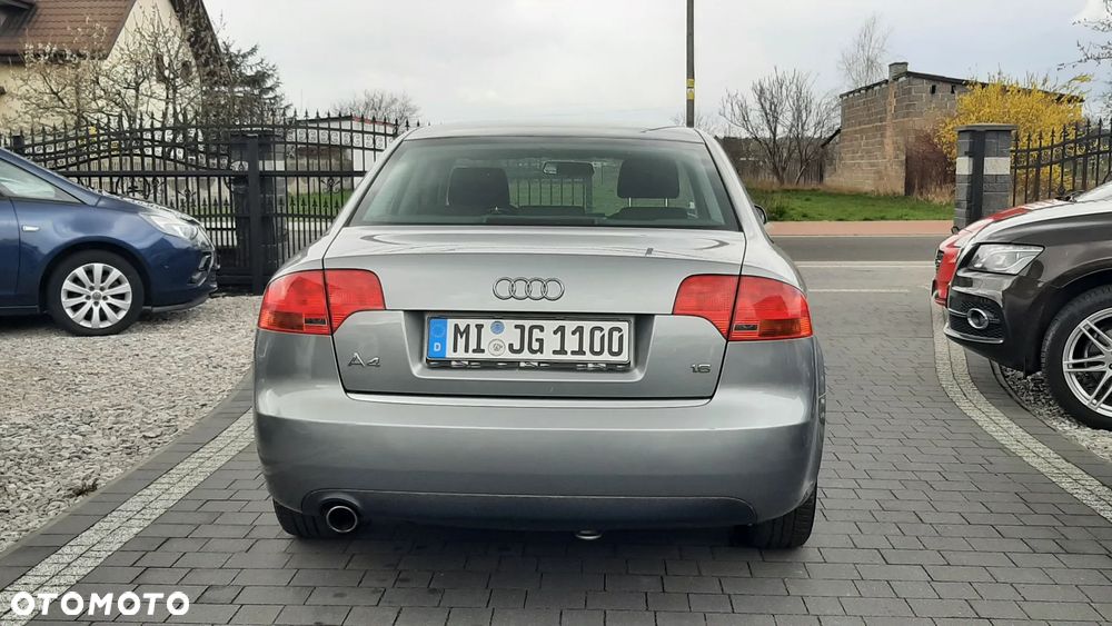 Audi A4 Limousine - 4