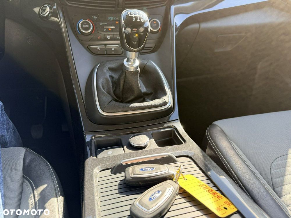 Ford Kuga 2.0 TDCi 4x2 Titanium - 25