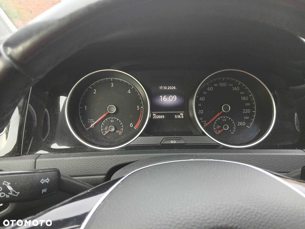 Volkswagen Golf - 8